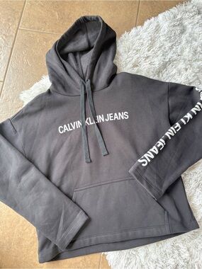 Calvin Klein Hoodie • Size M